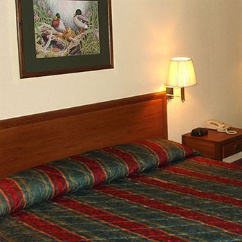 Value Lodge Браунвуд Экстерьер фото